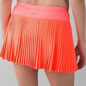 Lululemon Pleat to Street skirt sz 2
